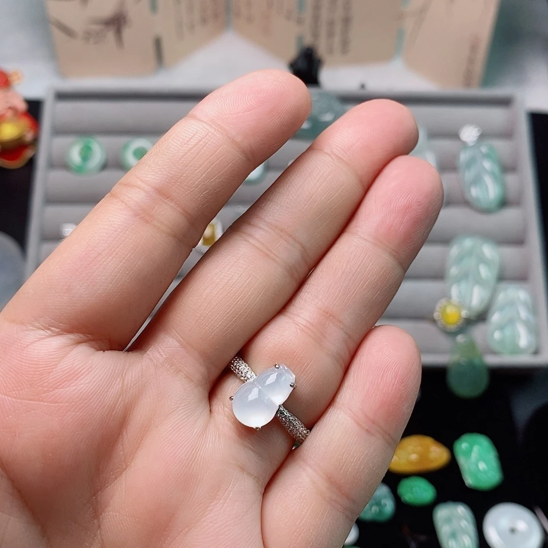 翡翠银S925镶嵌戒指葫芦