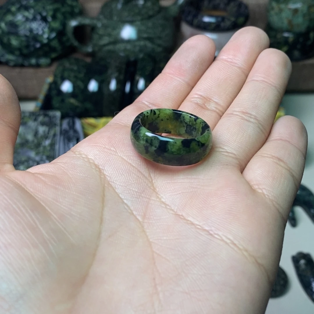 未镶嵌蛇纹石玉手链木***?