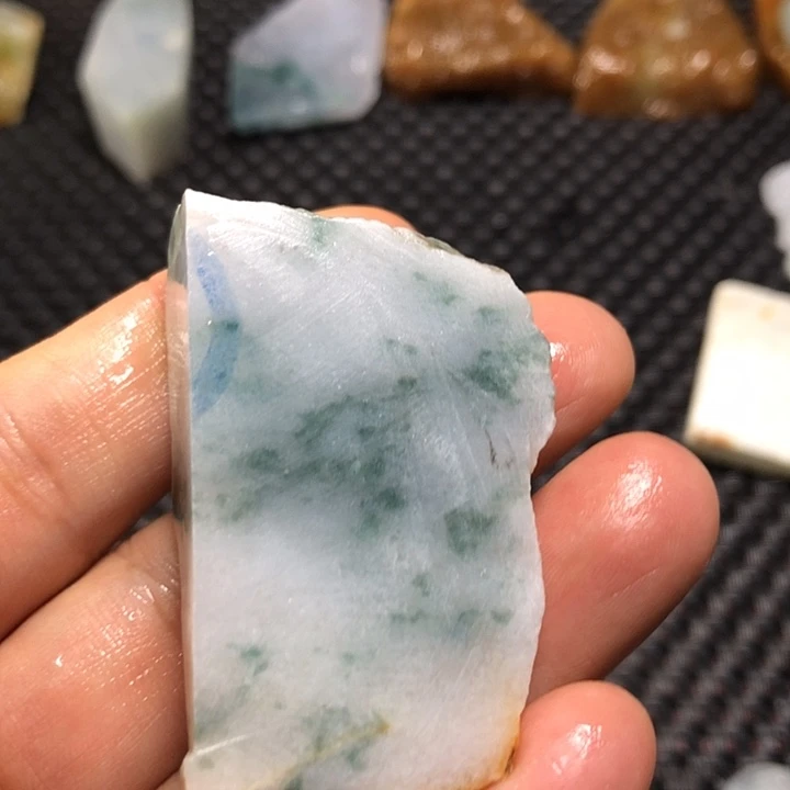 翡翠颈饰未镶嵌缅甸翡翠飘蓝花片料