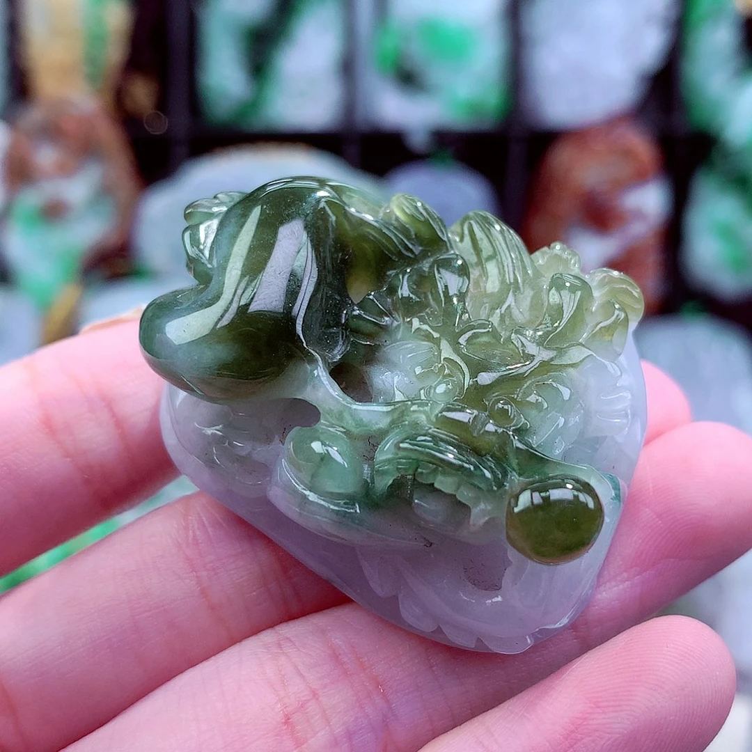 翡翠未镶嵌颈饰挂件