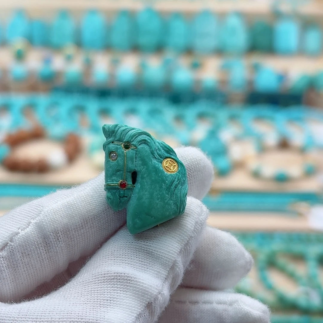 绿松石未镶嵌珠宝奇石