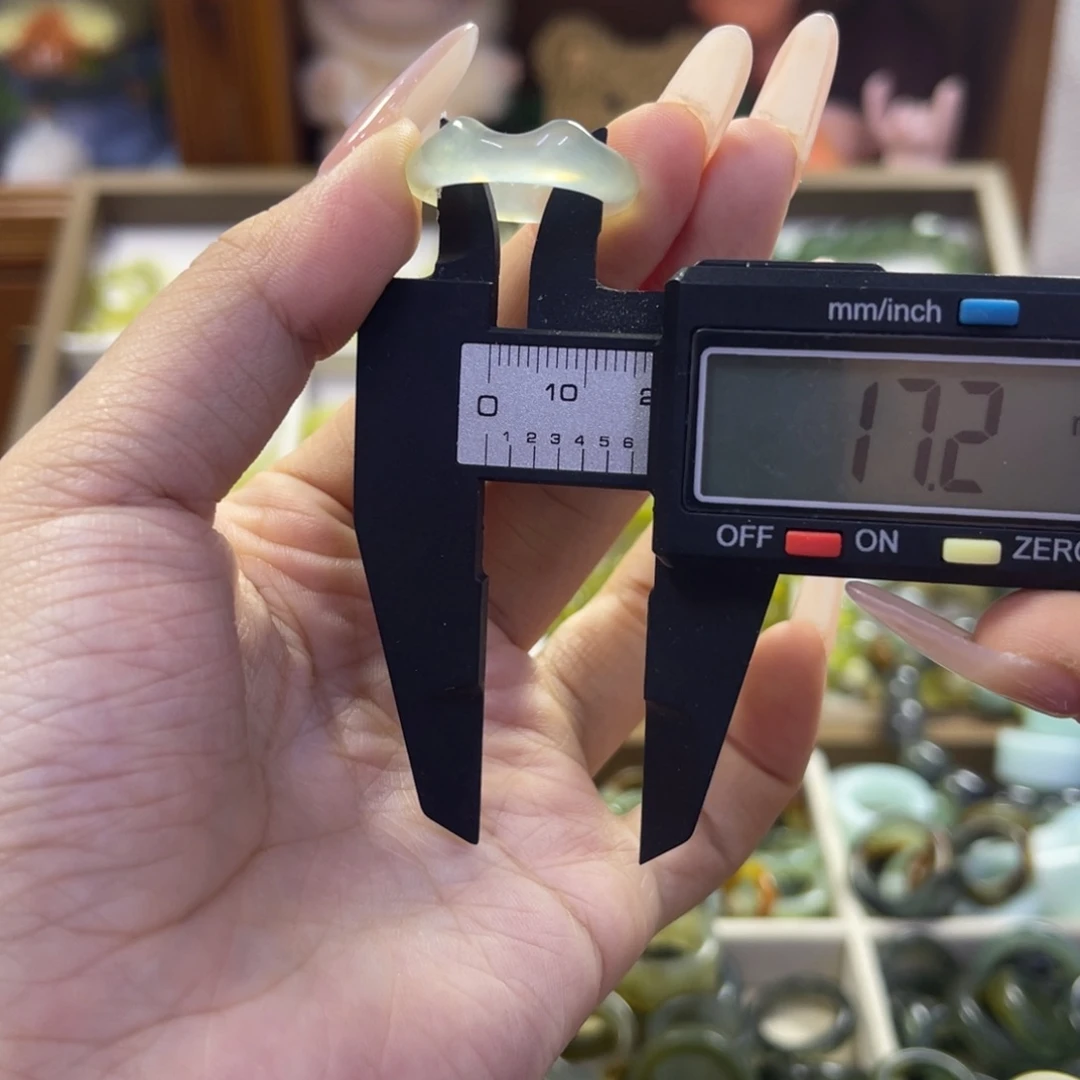 蛇纹石玉未镶嵌手镯瑕疵49