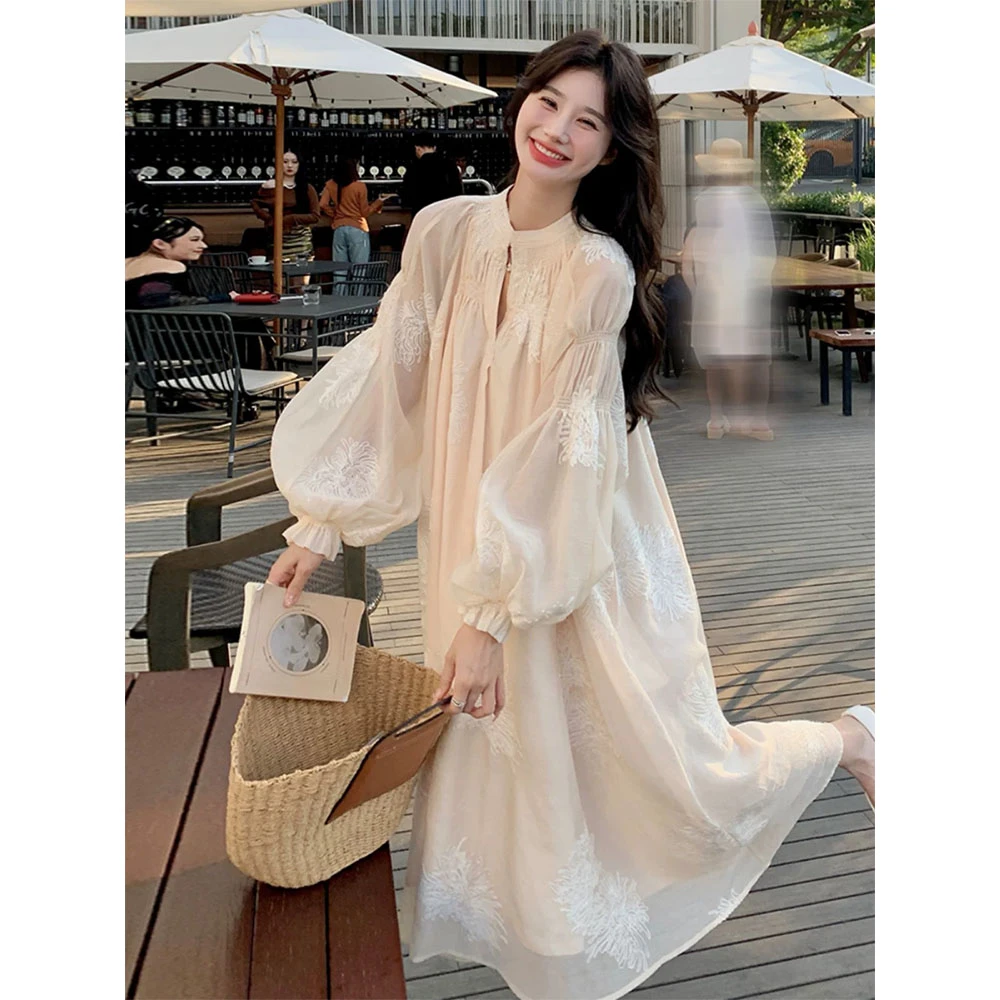 【微暖仲夏】法式刺绣温柔风宽松显瘦灯笼袖气质绝美仙女长裙 M88