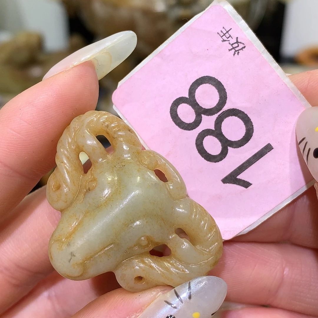 颈饰未镶嵌和田玉万**意