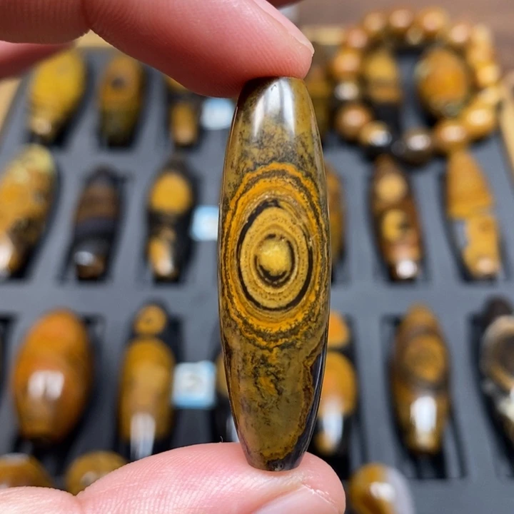 玛瑙/玉髓颈饰未镶嵌三*