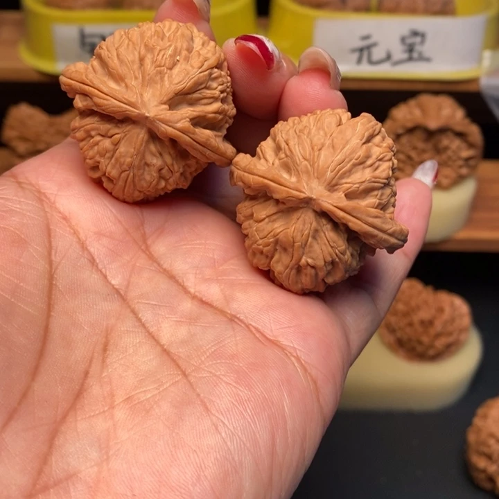 栗***.文玩核桃吊坠38全品白狮子