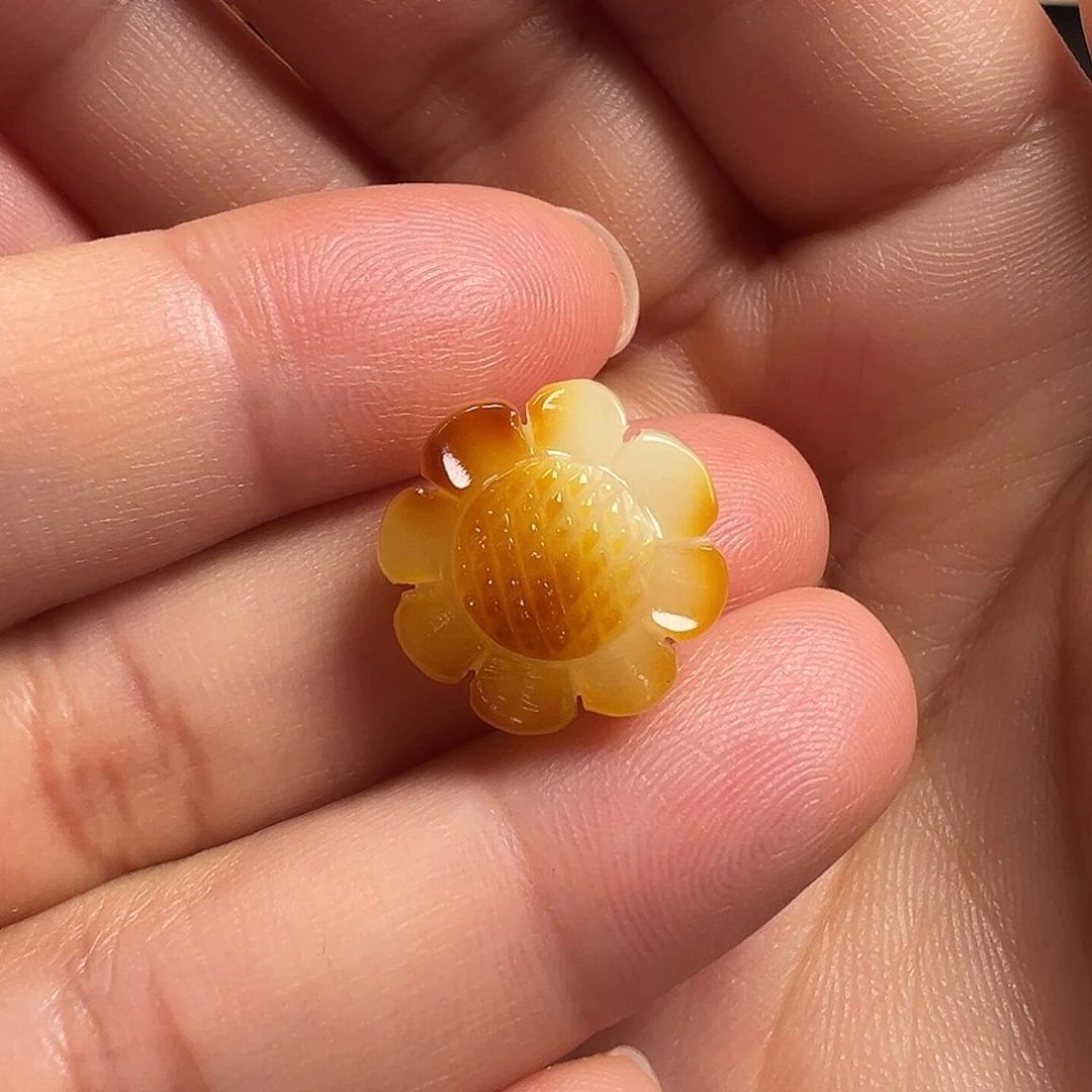 蜜蜡颈饰未镶嵌太阳花