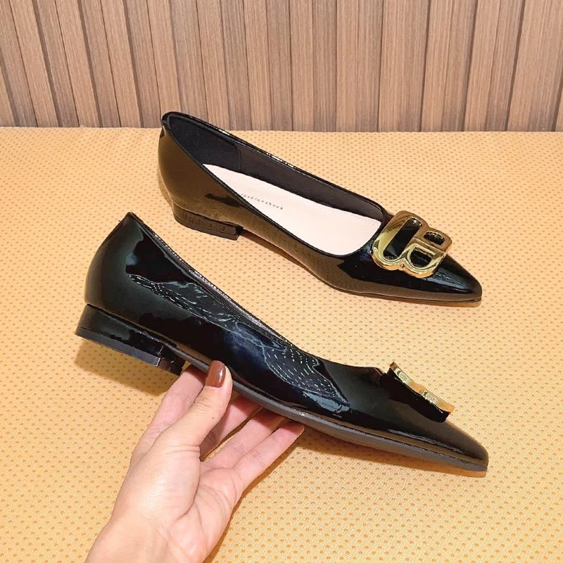 通勤百搭平底女鞋年春秋新款金属扣气质浅口尖头单鞋女