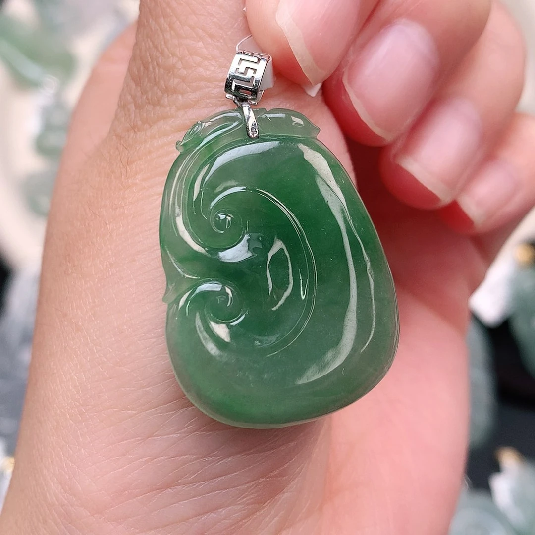 翡翠18K金镶嵌颈饰绿如意32，24.5、3.8