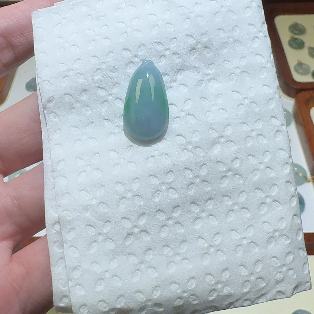 颈饰未镶嵌翡翠春彩小瓜