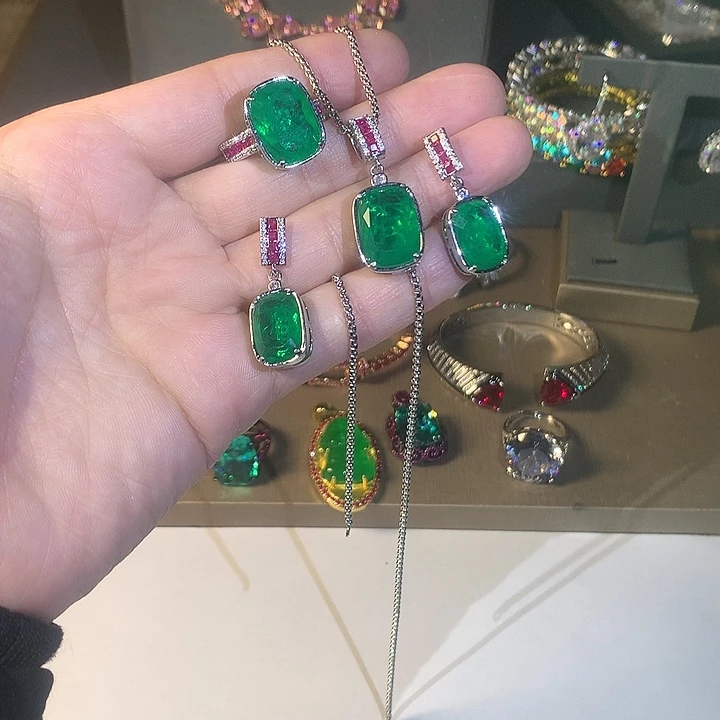 非金属46戒指一套。