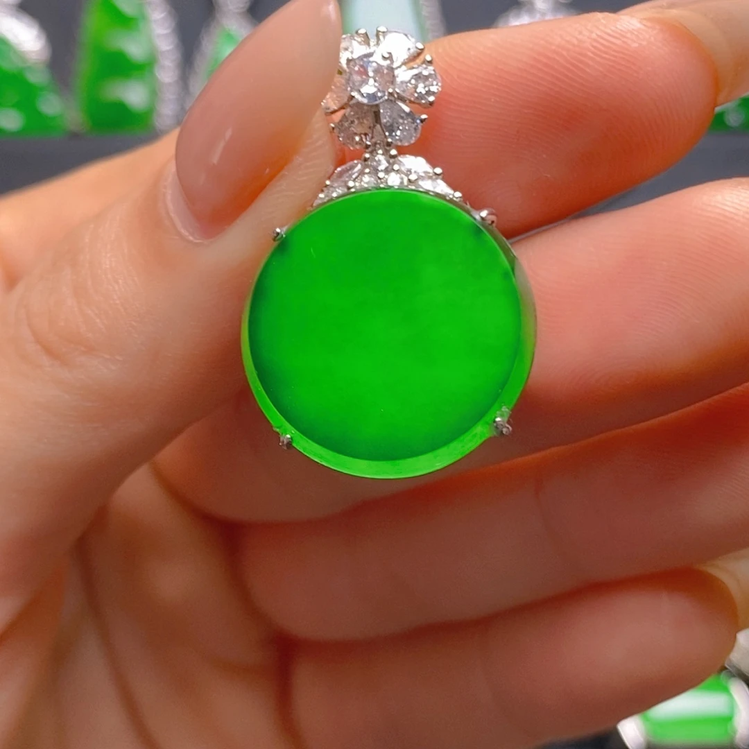 颈饰银S925镶嵌翡翠