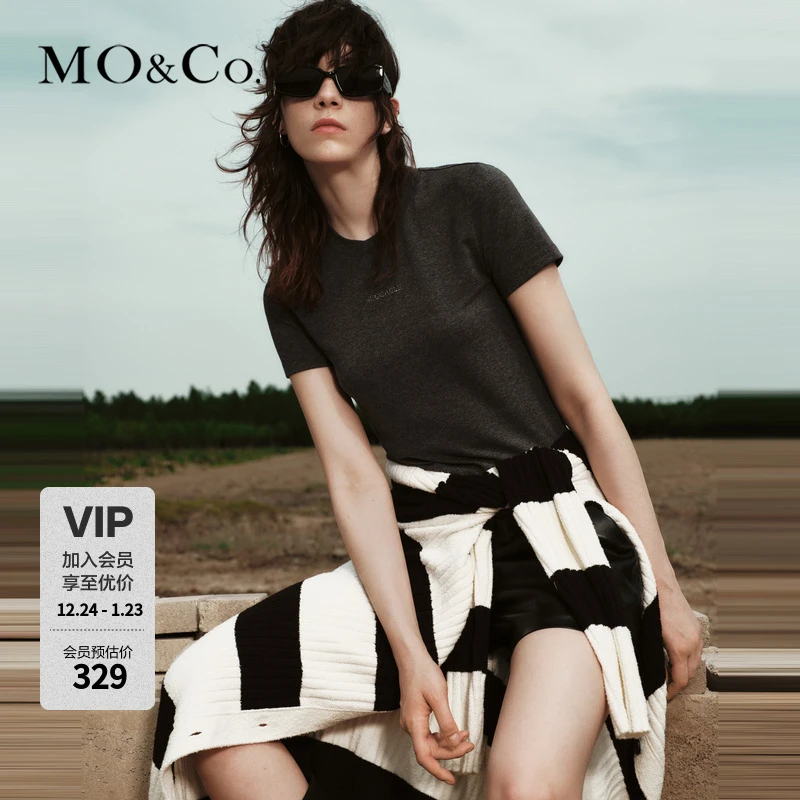 MOCO闪钻标语正肩修身T恤有弹性美式复古MBC3TEEK02