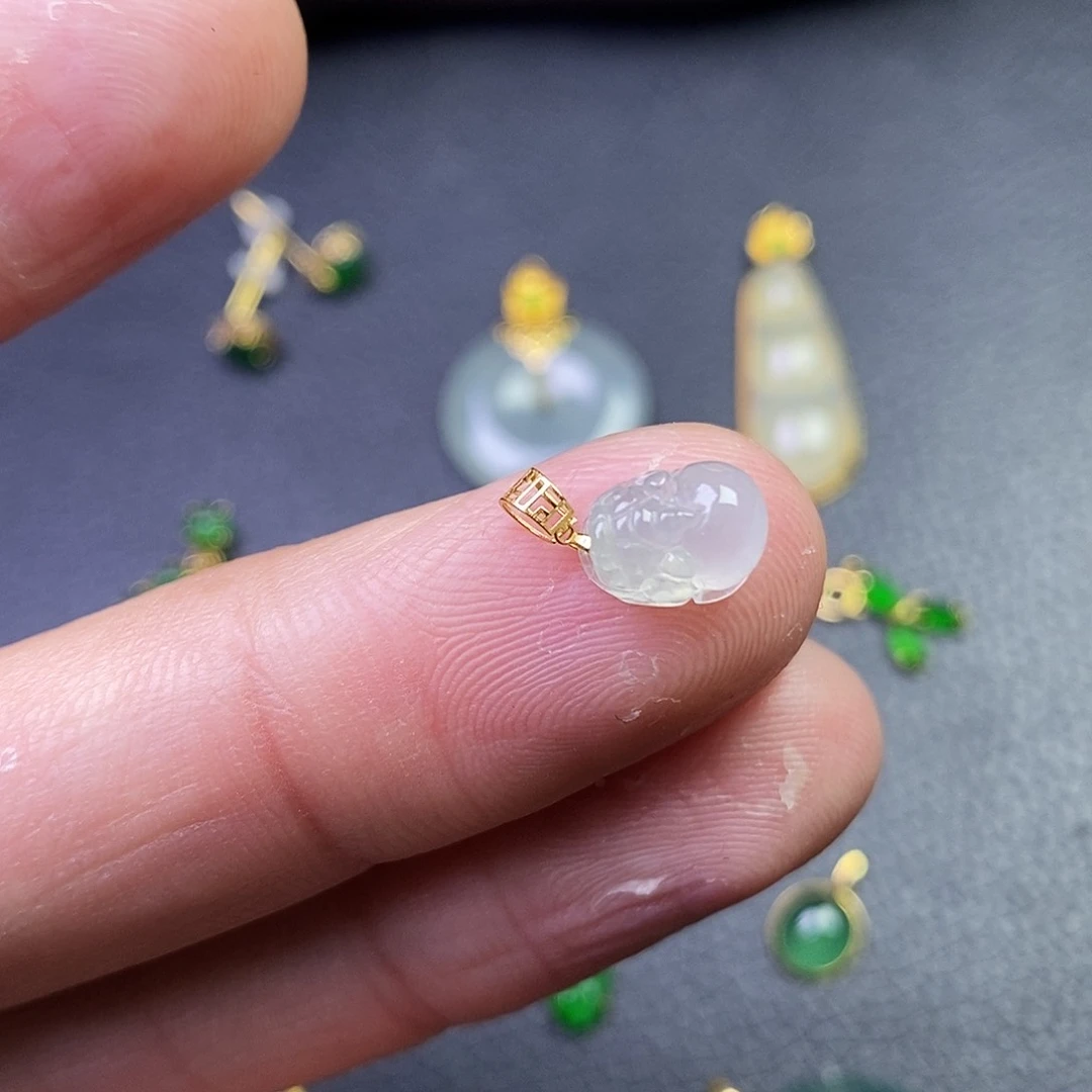 吊坠(不含链)18K金镶嵌翡翠