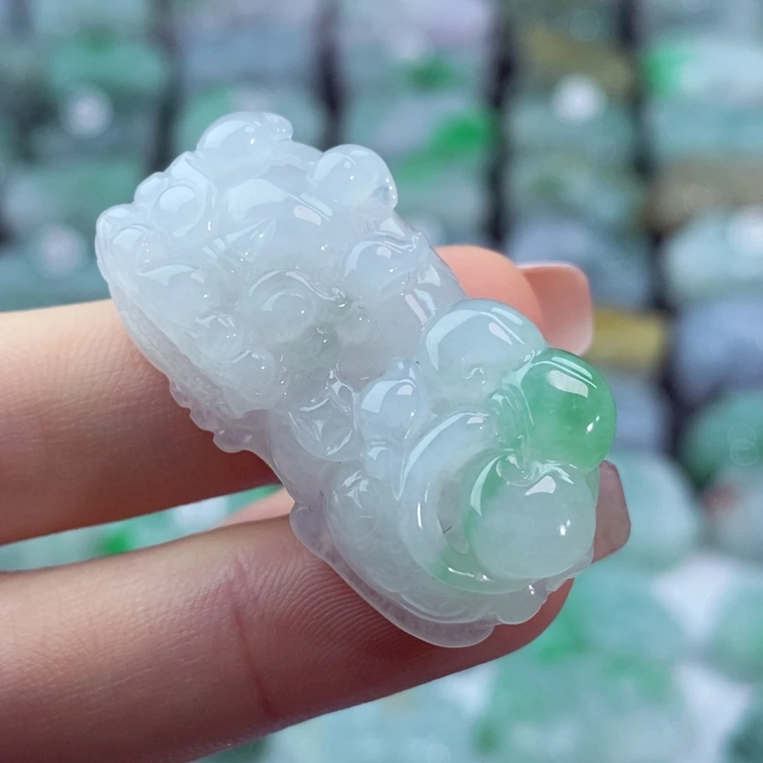 颈饰未镶嵌翡翠天然