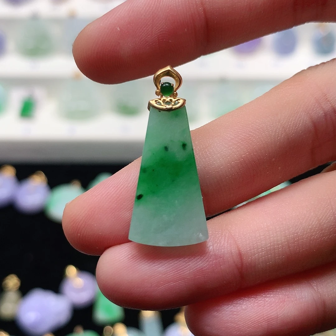 颈饰18K金镶嵌翡翠翡翠吊坠