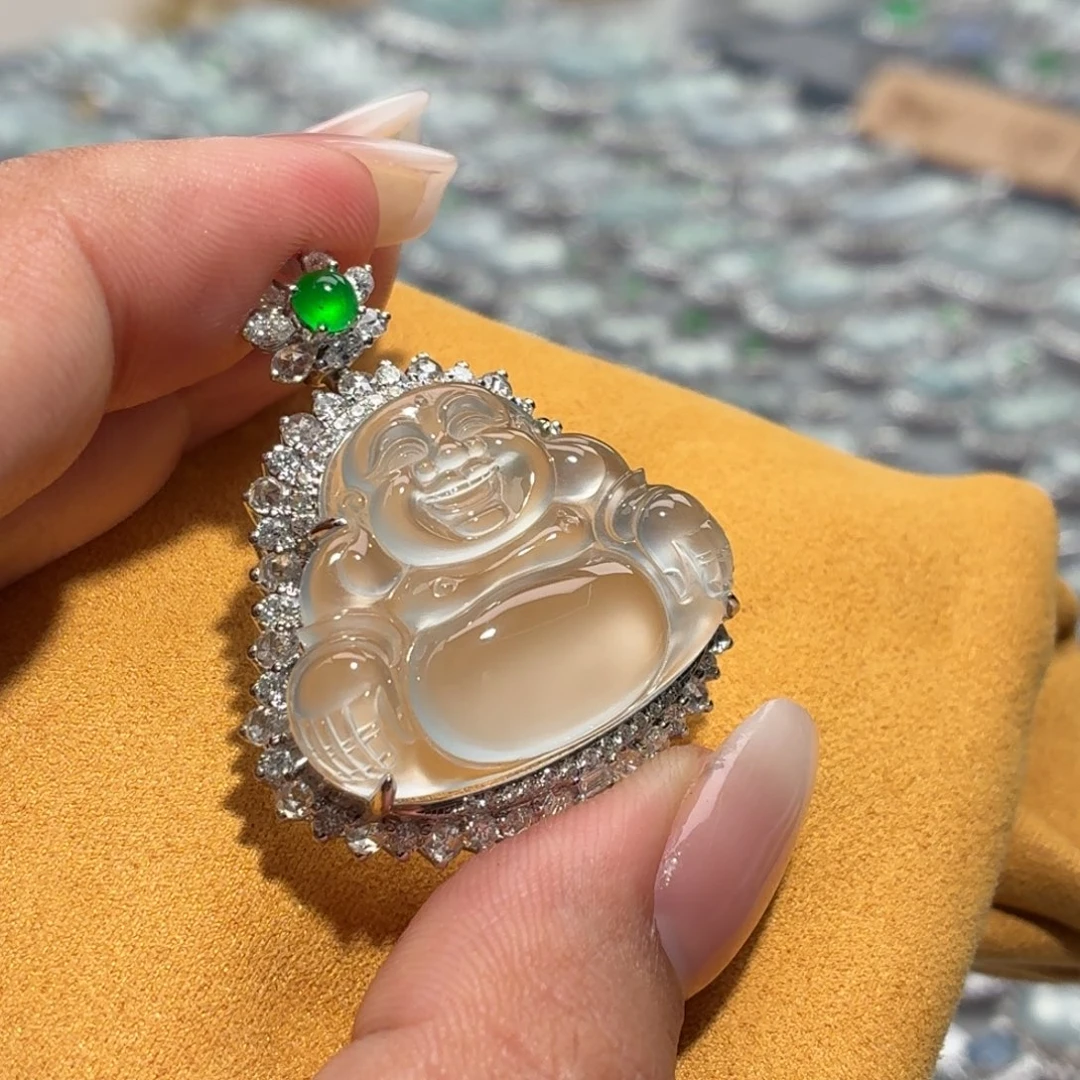 翡翠18K金镶嵌颈饰佛公