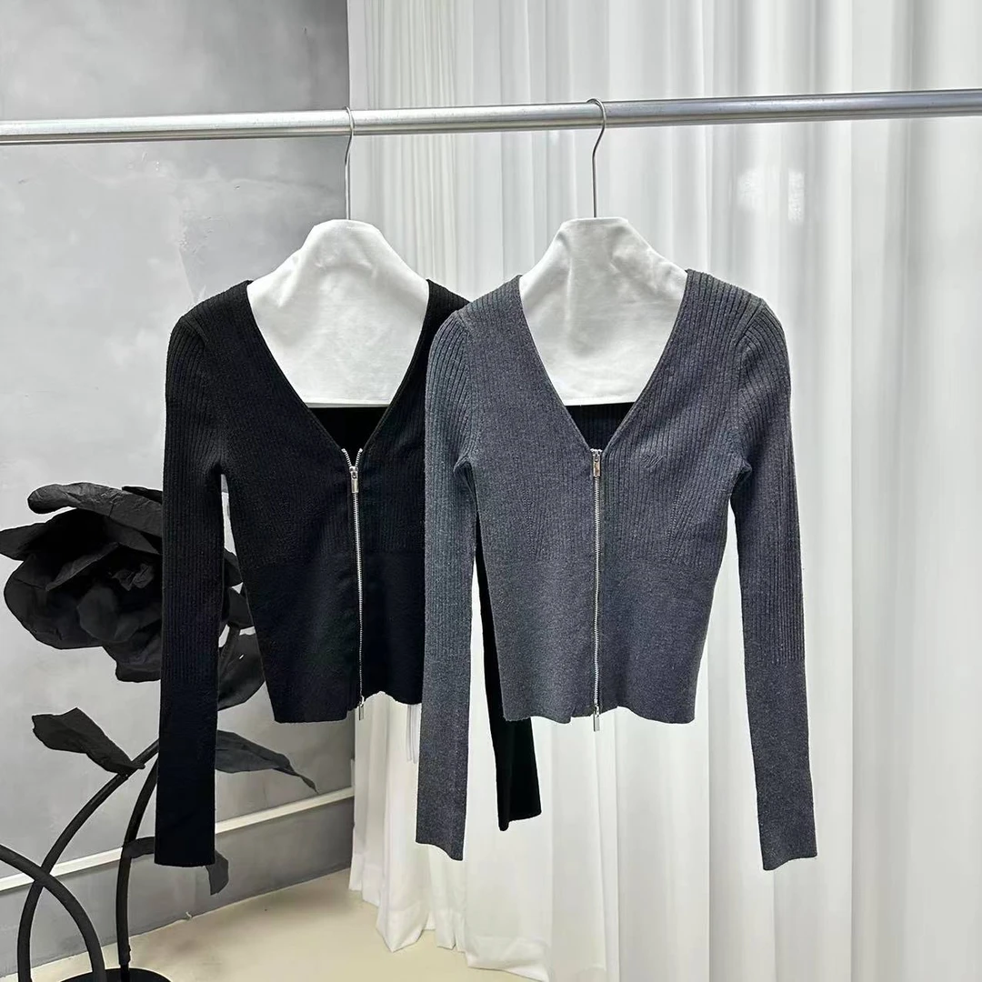 D STUDIO 两色V领拉链针织开衫 D1858