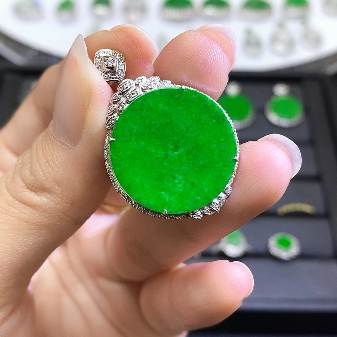 翡翠18K金镶嵌吊坠(不含链)