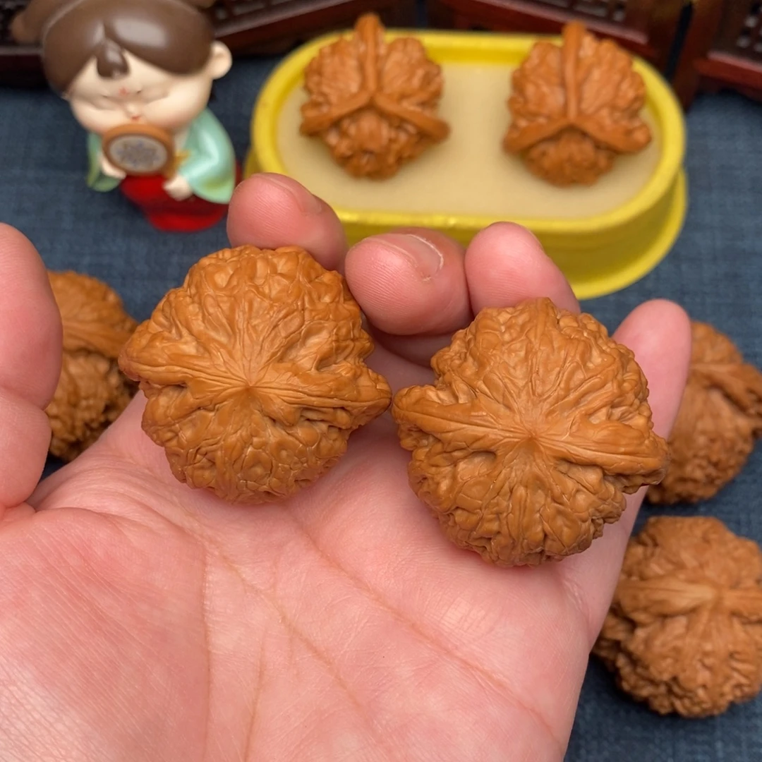 把件文玩核桃红皮大克重铁锤40