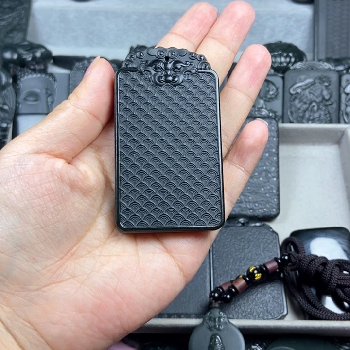 和田玉未镶嵌颈饰祝****~