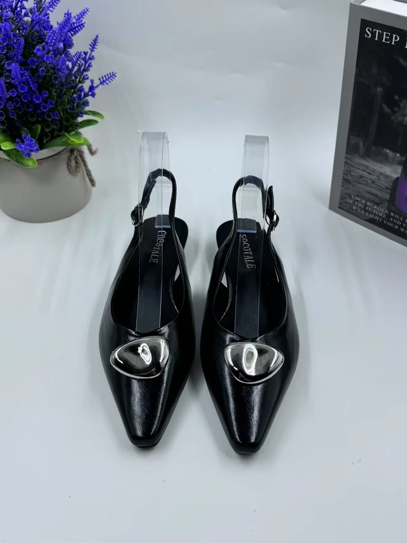 109-1 金属低跟时尚女凉鞋时装凉鞋时装高质感穿搭