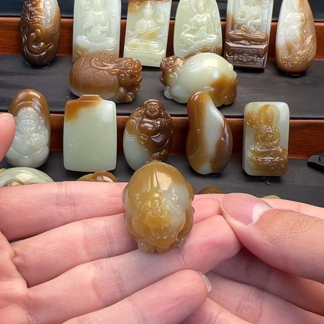 和田玉（糖玉）未镶嵌颈饰