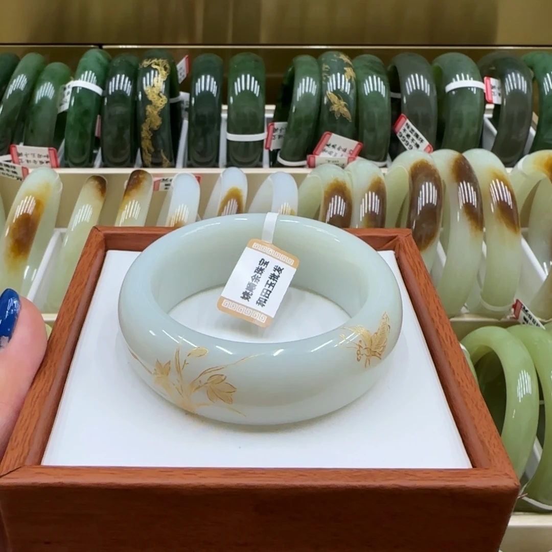 未镶嵌手镯和田玉