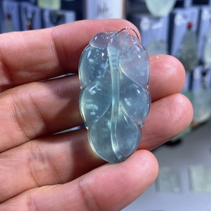 未镶嵌岫玉吊坠今***少