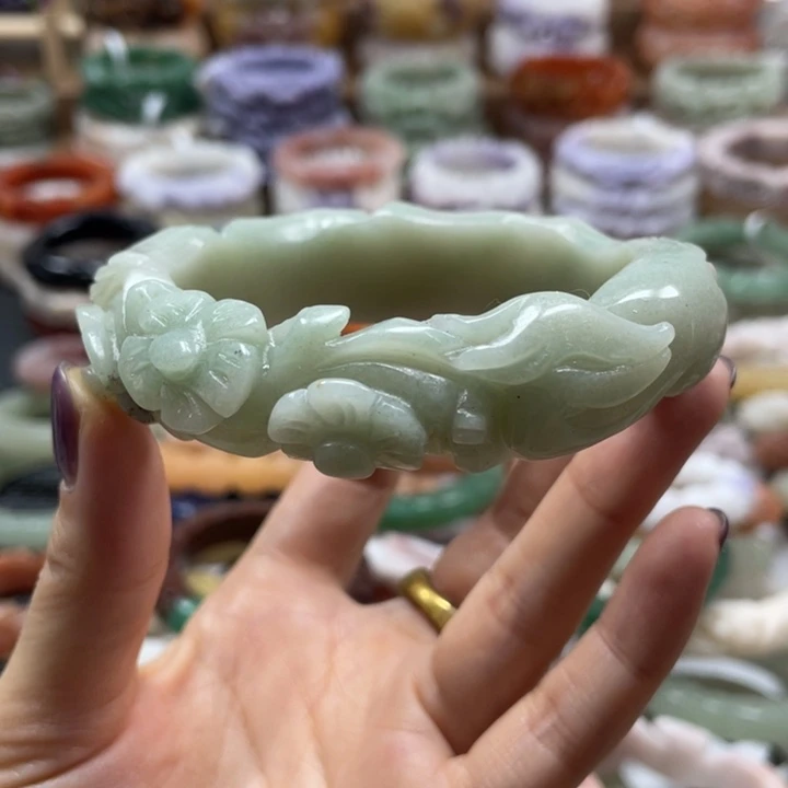 未镶嵌手镯石英质玉