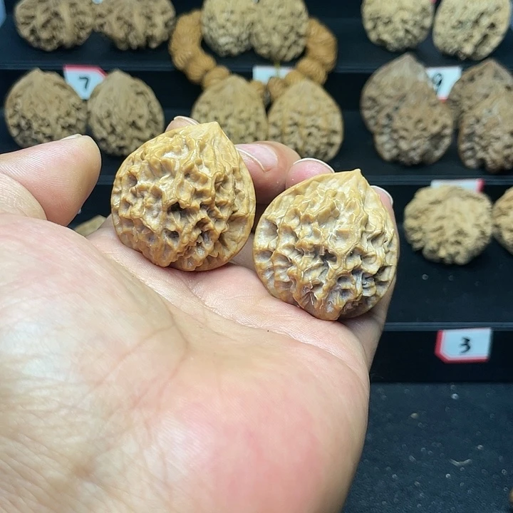 【闪购商品】文玩核桃把件观*野生佛度38尺有修