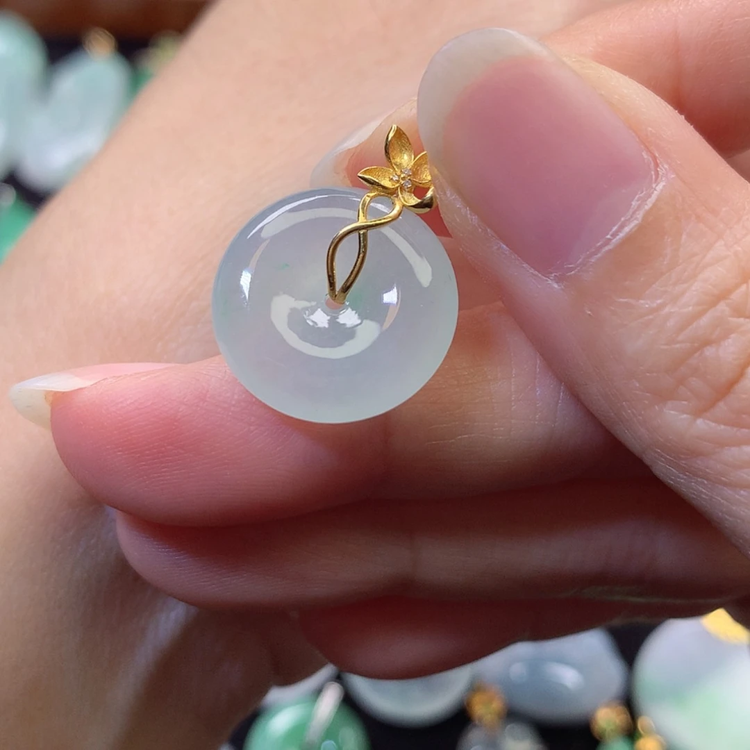 【闪购商品】吊坠(赠链)18K金镶嵌翡翠