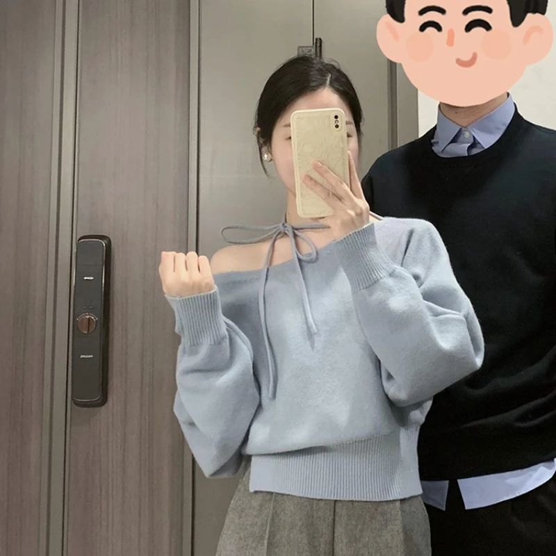 时尚洋气高级感斜肩系带长袖针织衫韩版蓝色套头内搭露肩上衣女装