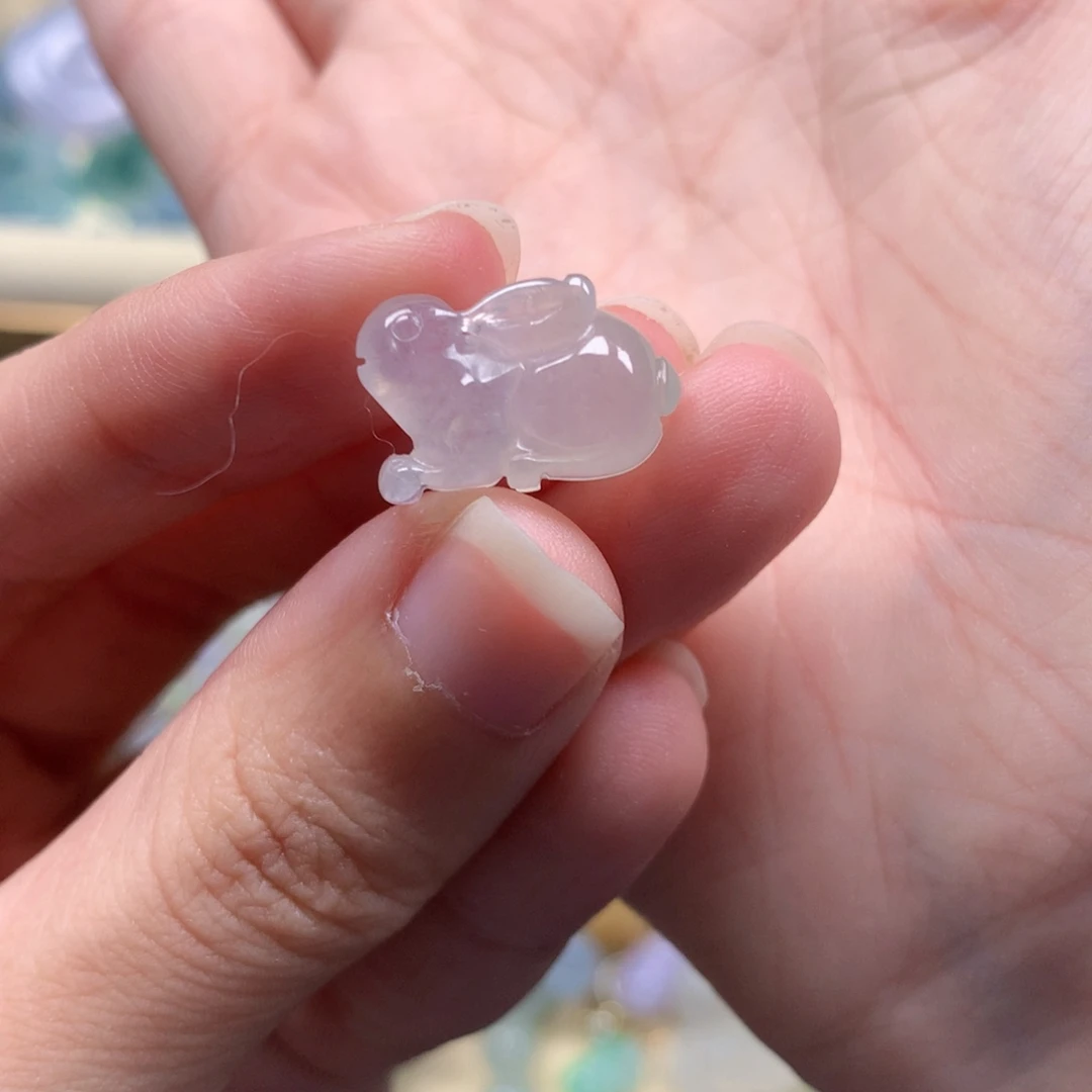 翡翠未镶嵌颈饰闪