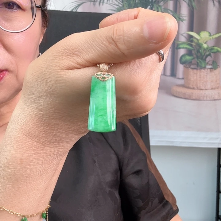 翡翠颈饰18K金镶嵌平安无事柱