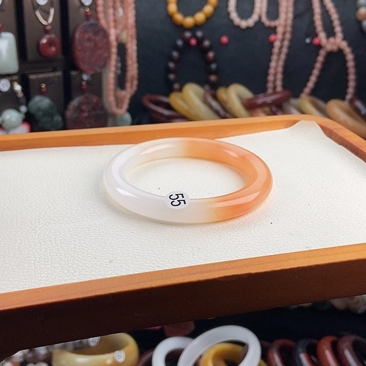 石英质玉未镶嵌手镯