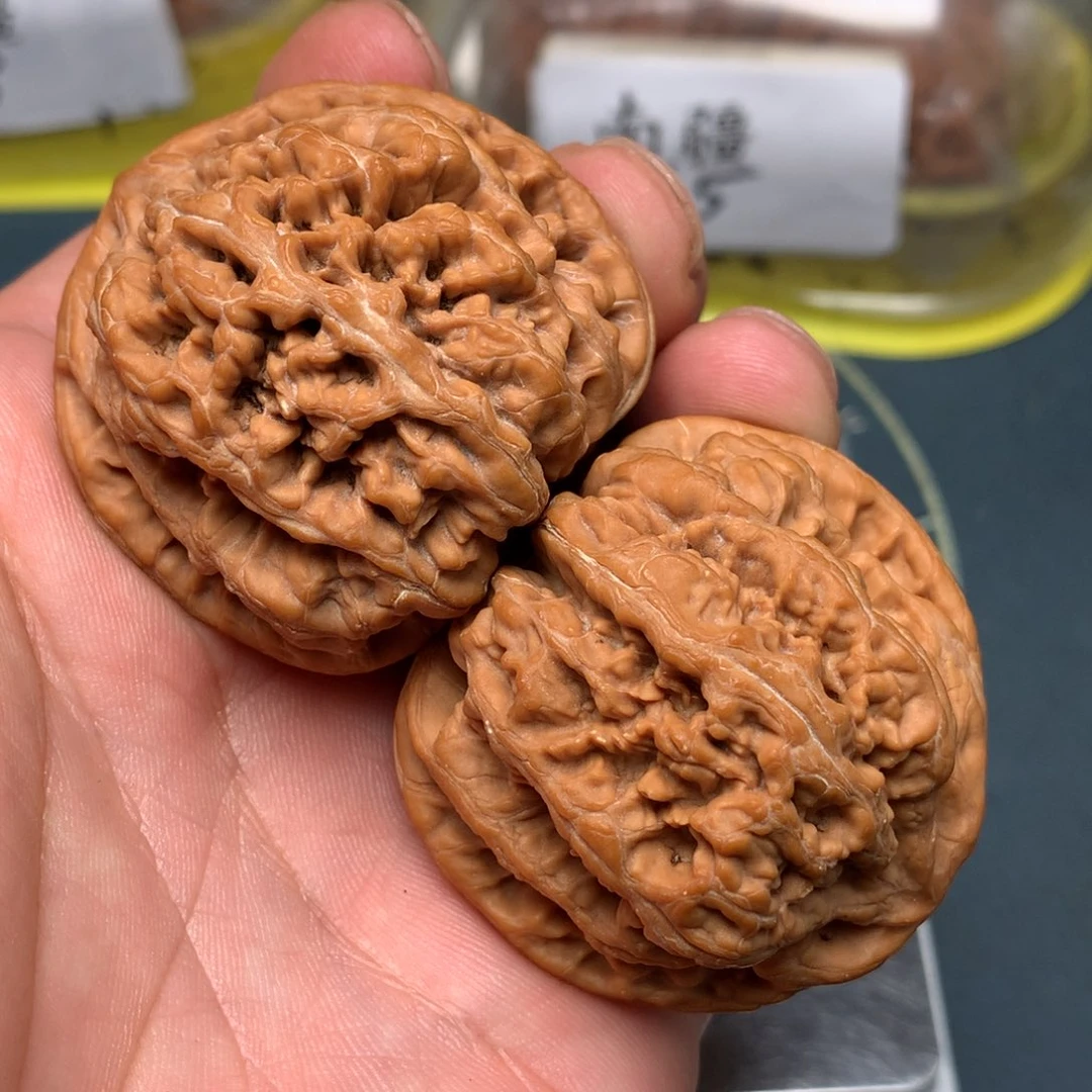五***点文玩核桃把件43-735-04