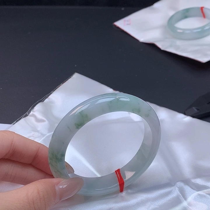 翡翠未镶嵌手镯56