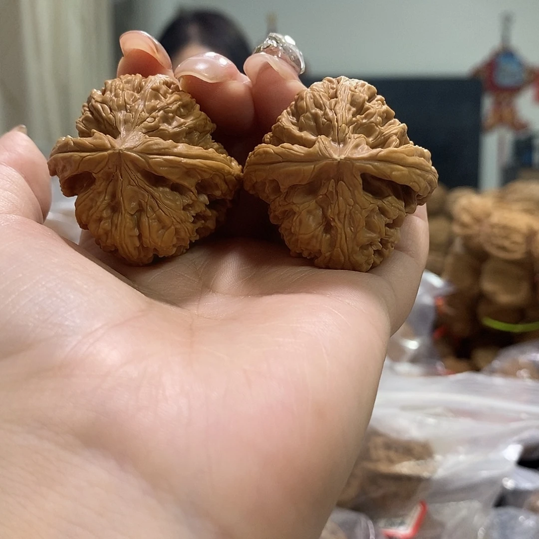 把件文玩核桃39洪崖山小粗筋有黄尖打底了