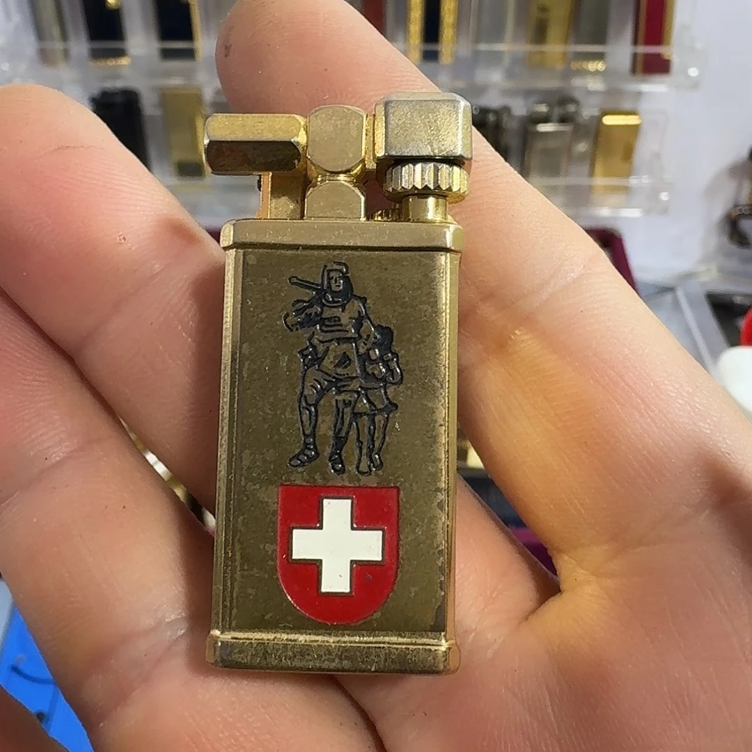 企鹅迷你小抬臂打火机