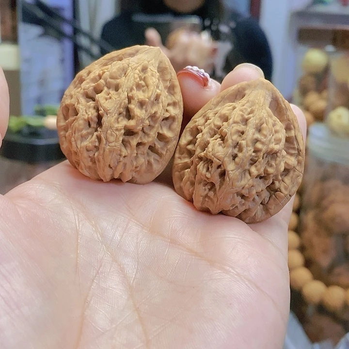 【闪购商品】文玩核桃把件36望月
