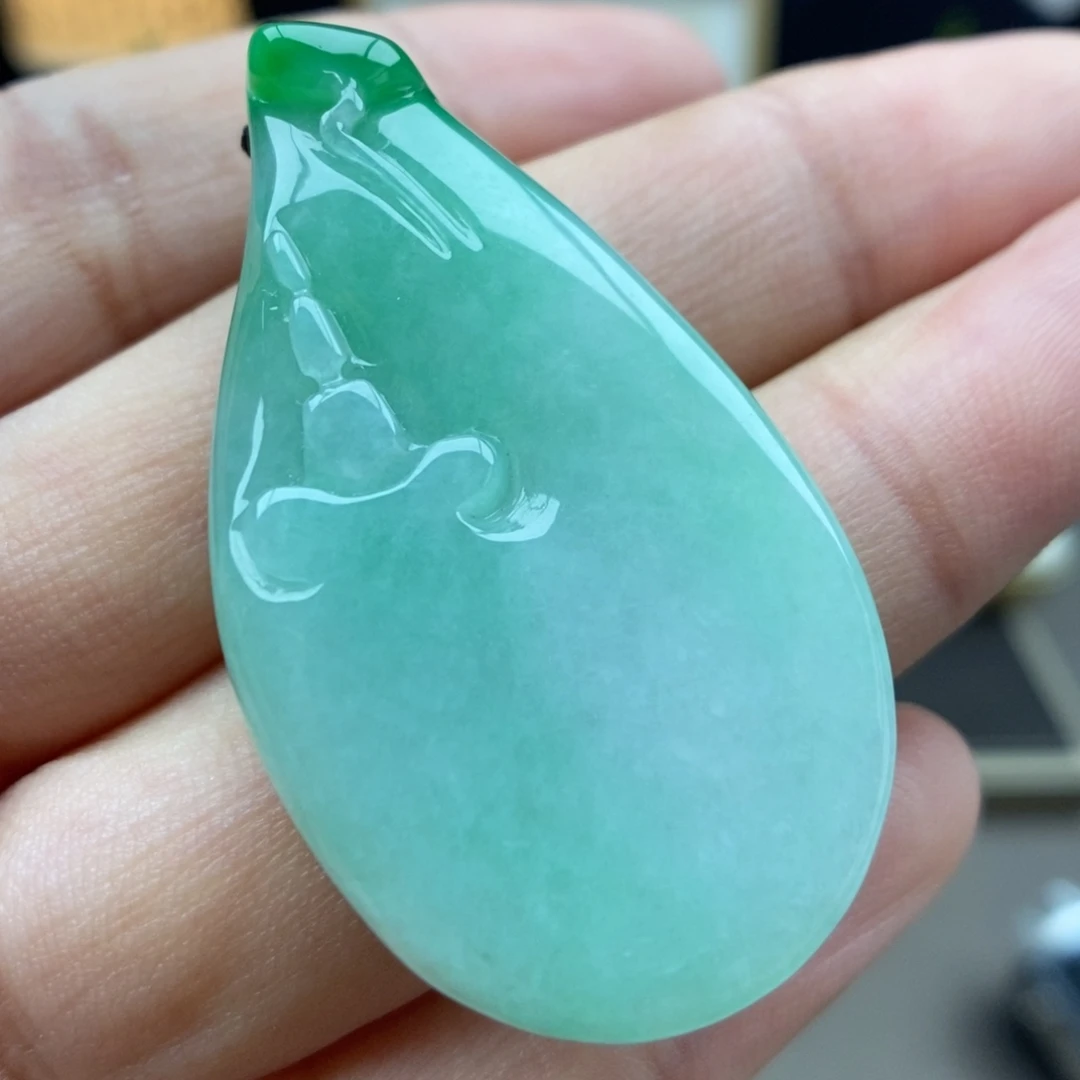 翡翠未镶嵌颈饰吊坠