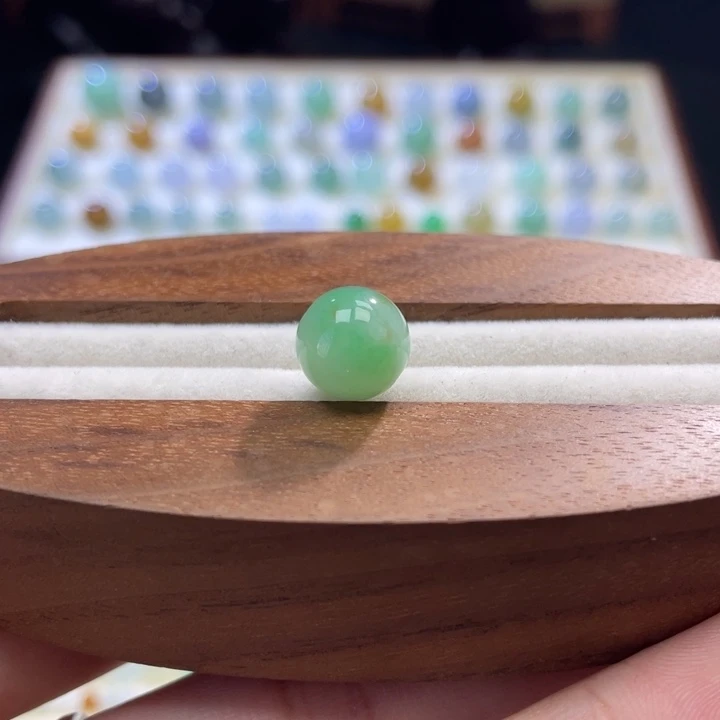 散珠翡翠甜绿圆珠卡9.6mm