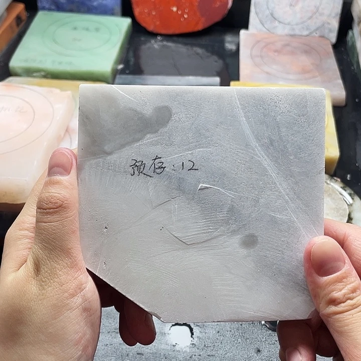 石英质玉未镶嵌手镯定制