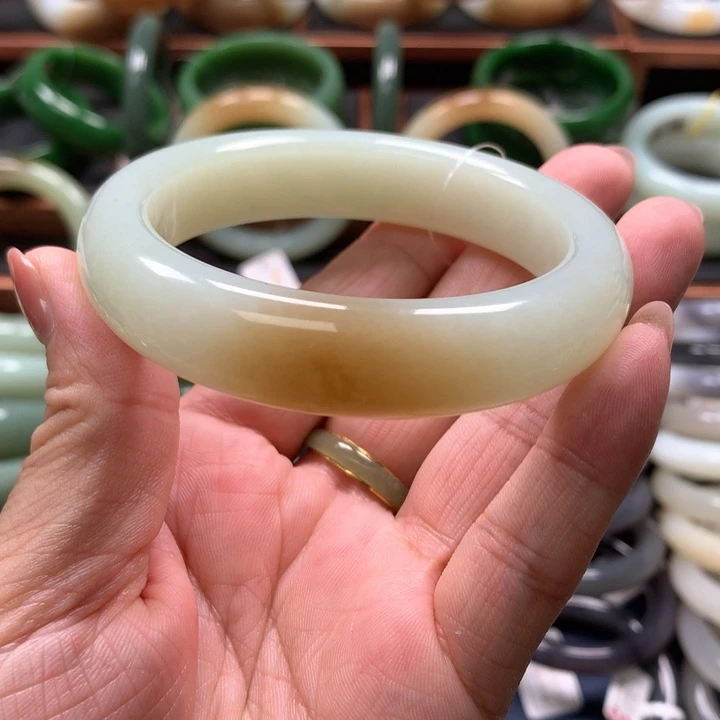 【闪购商品】未镶嵌手镯和田玉