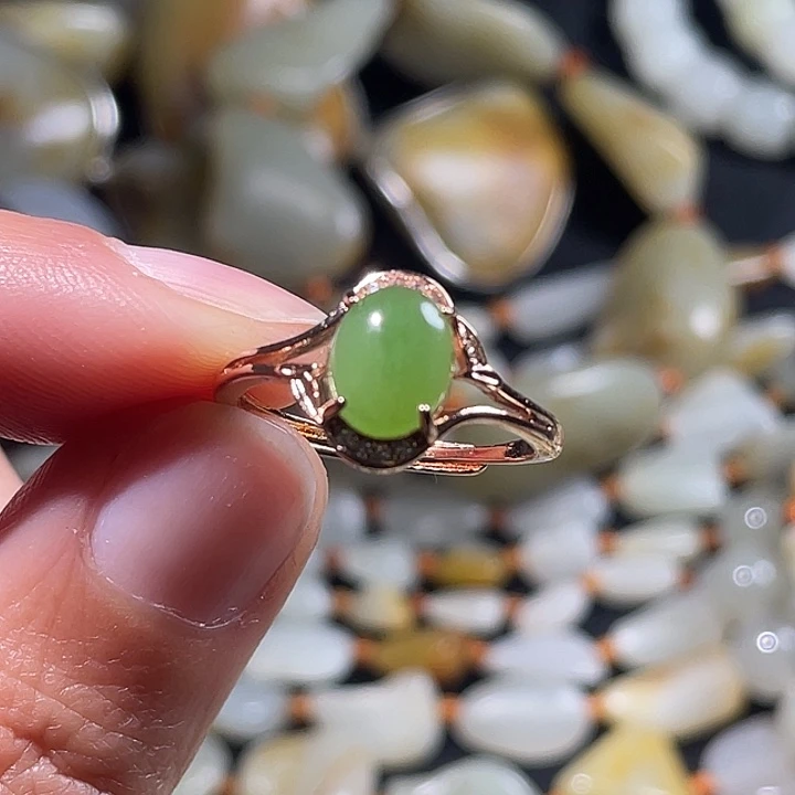 未镶嵌戒指和田玉