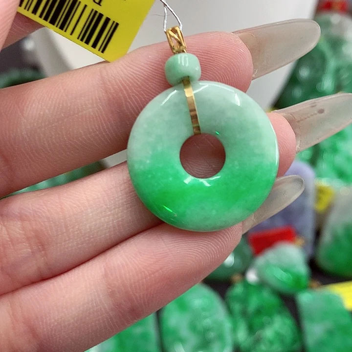 翡翠18K金镶嵌颈饰挂件