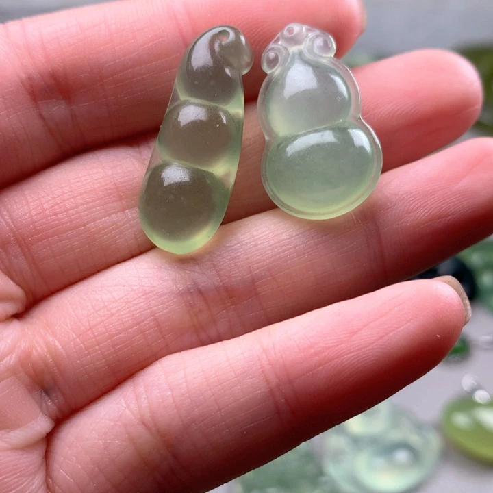 蛇纹石玉未镶嵌颈饰岫玉