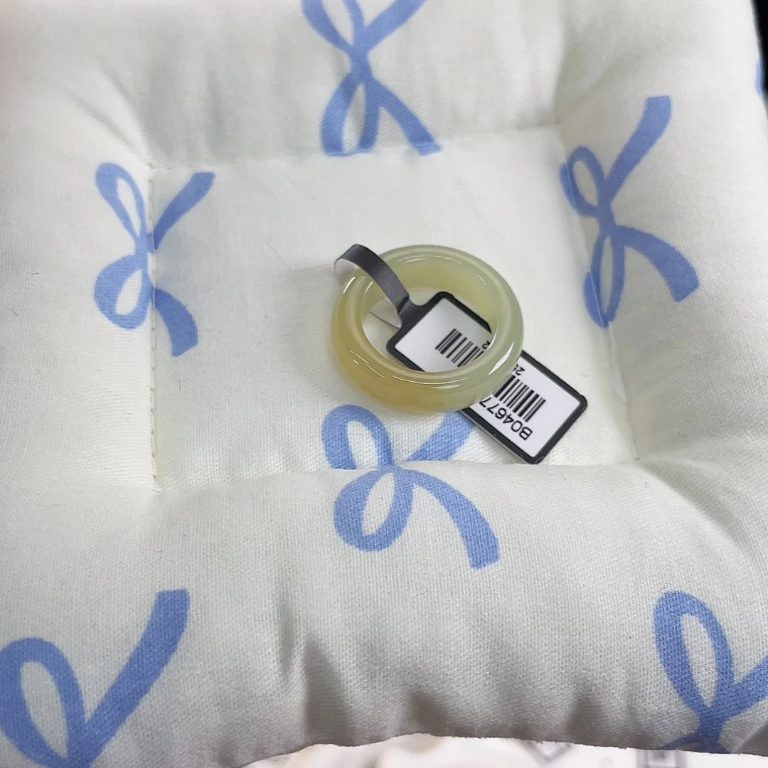 和田玉未镶嵌戒指一口糖泥鳅背。17.3。不退换