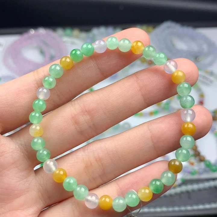 毛衣链未镶嵌翡翠是